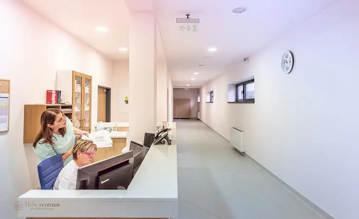 Príjemná recepcia a profesionálny personál na klinike plastickej chirurgie v Bratislave